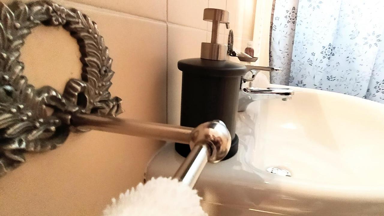 Appartamento La Terrazza Di Dora Menaggio Eksteriør billede